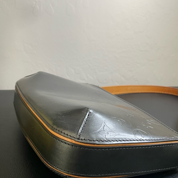 Pre-loved Louis Vuitton Vintage Monogram Mat Fowler Bag / Verified Authentic - Picture 5 of 11